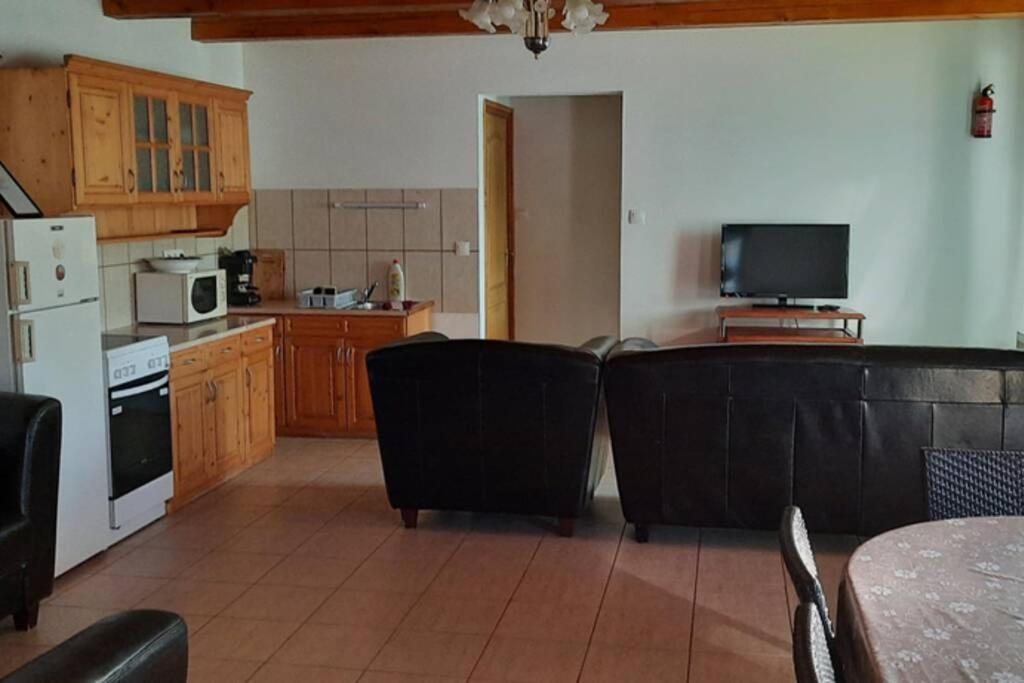 Andrea Nyaralohaz Villa Kovagoors Екстериор снимка